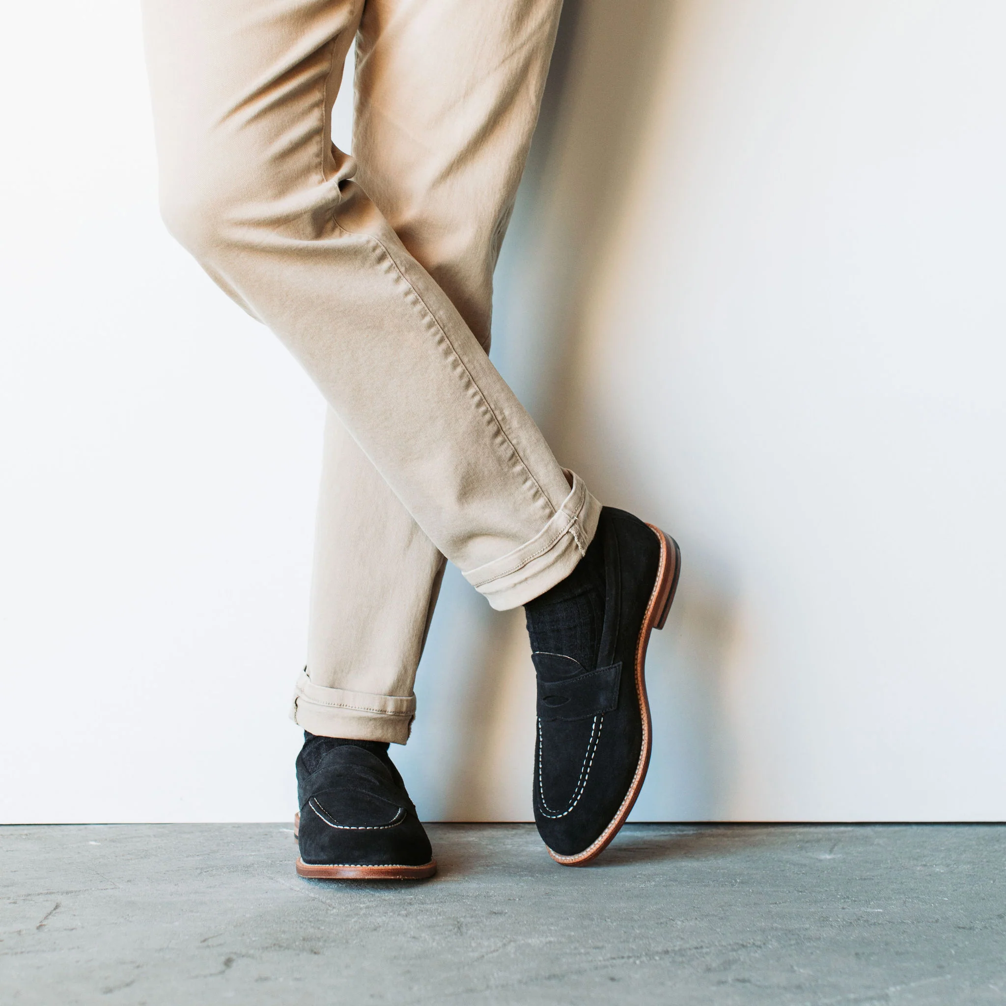Traveler Penny Black Suede - Image 7