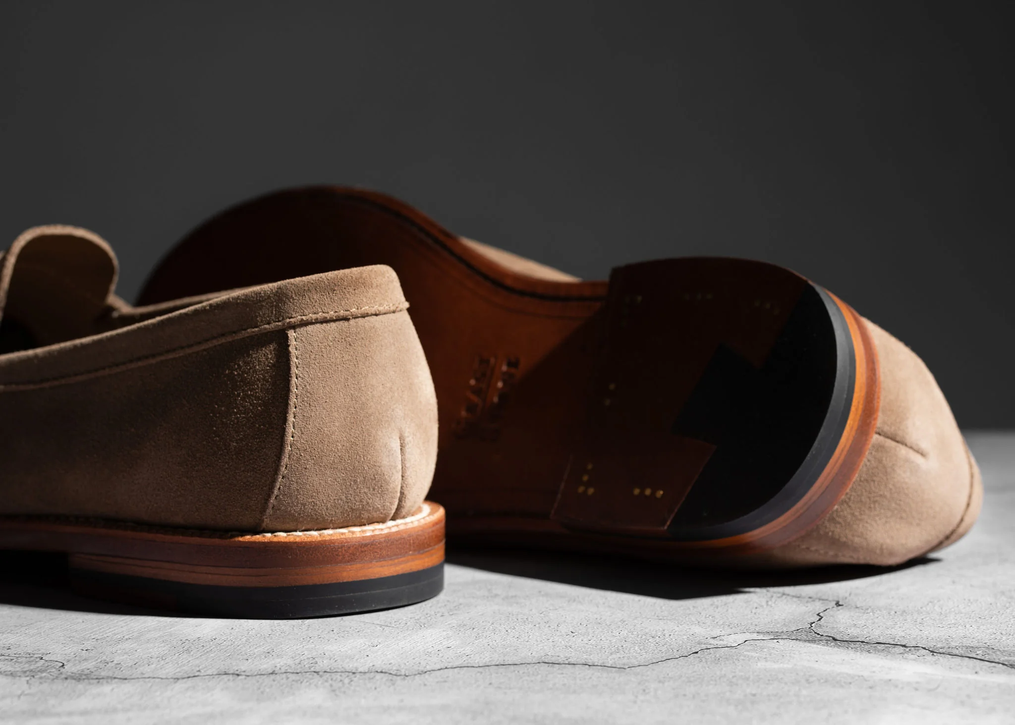 Unlined Traveler Penny Sand Suede - Image 5