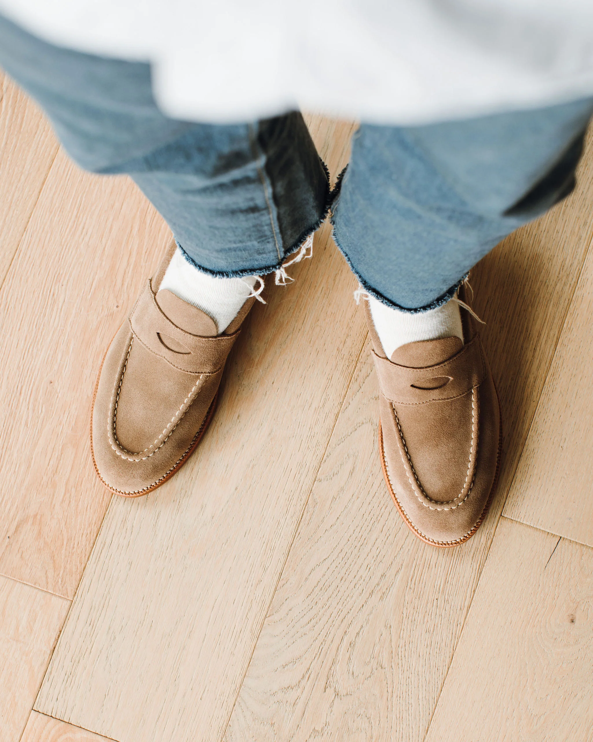 Unlined Traveler Penny Sand Suede - Image 8
